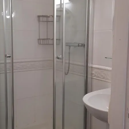 Πανσιόν Rocklea 4*